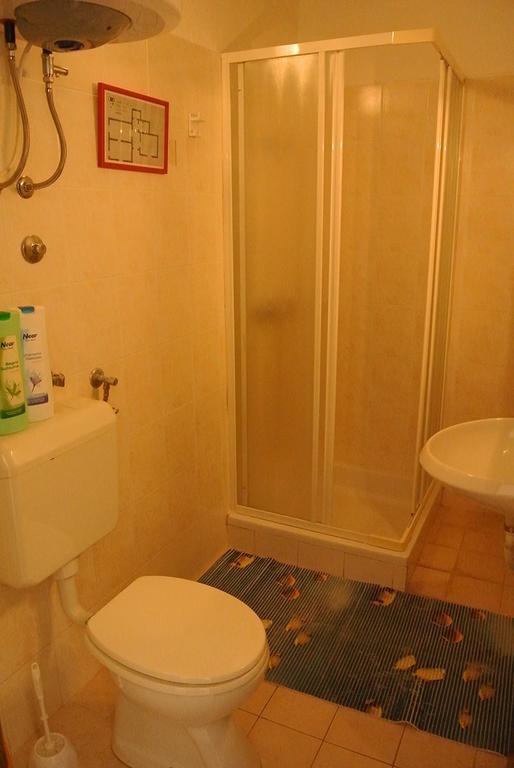 Apartmaji Nika 伊佐拉 外观 照片